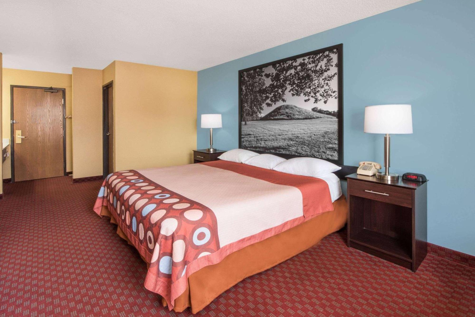 Super 8 By Wyndham Troy Il/St. Louis Area Hotel Eksteriør billede