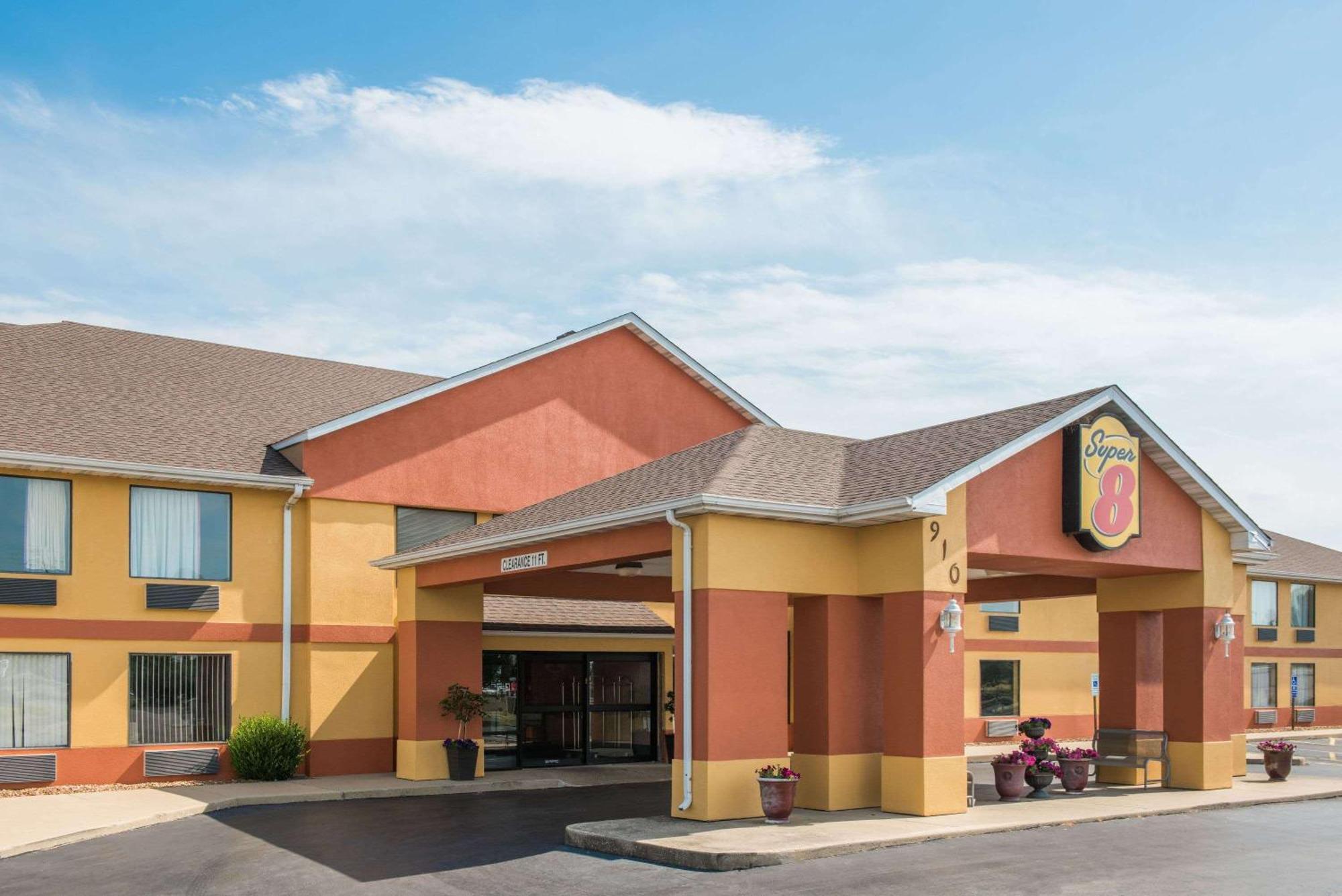 Super 8 By Wyndham Troy Il/St. Louis Area Hotel Eksteriør billede